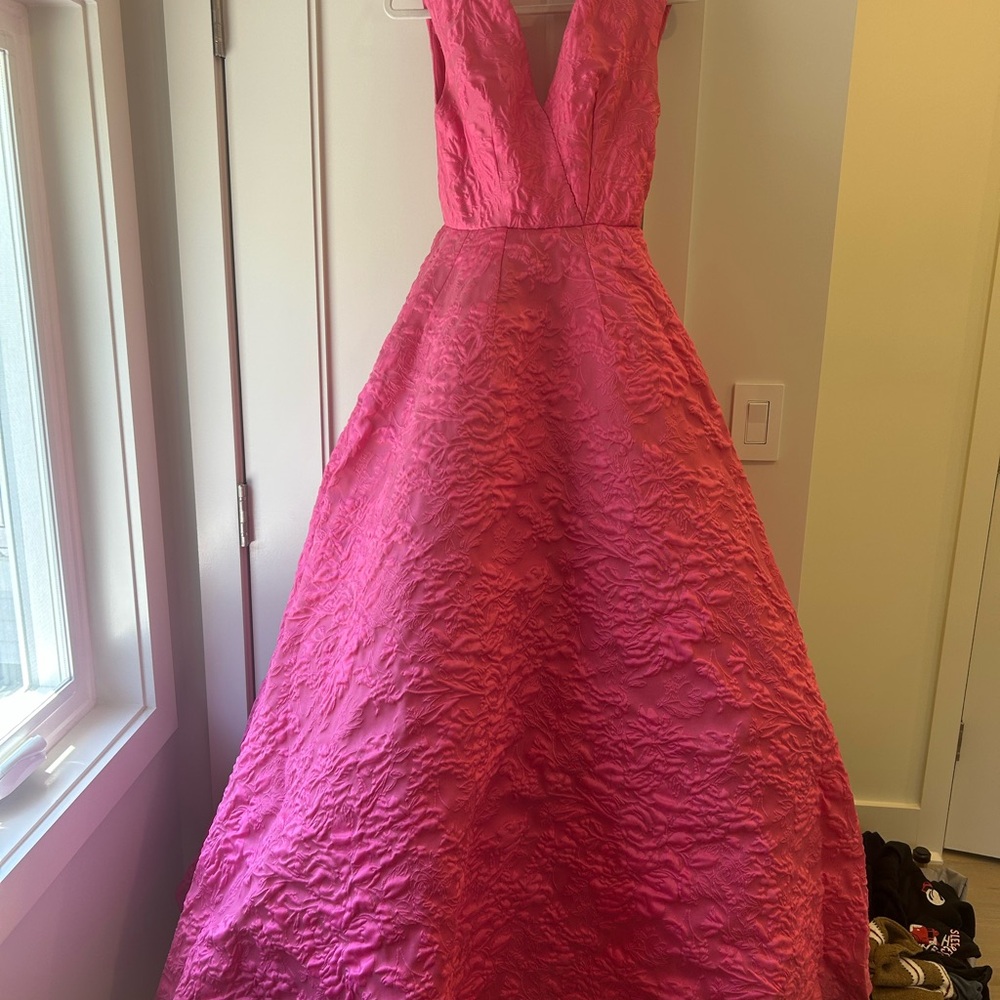 Monique Lhuillier Jacquard Gown🩷 - Picture 5 of 17